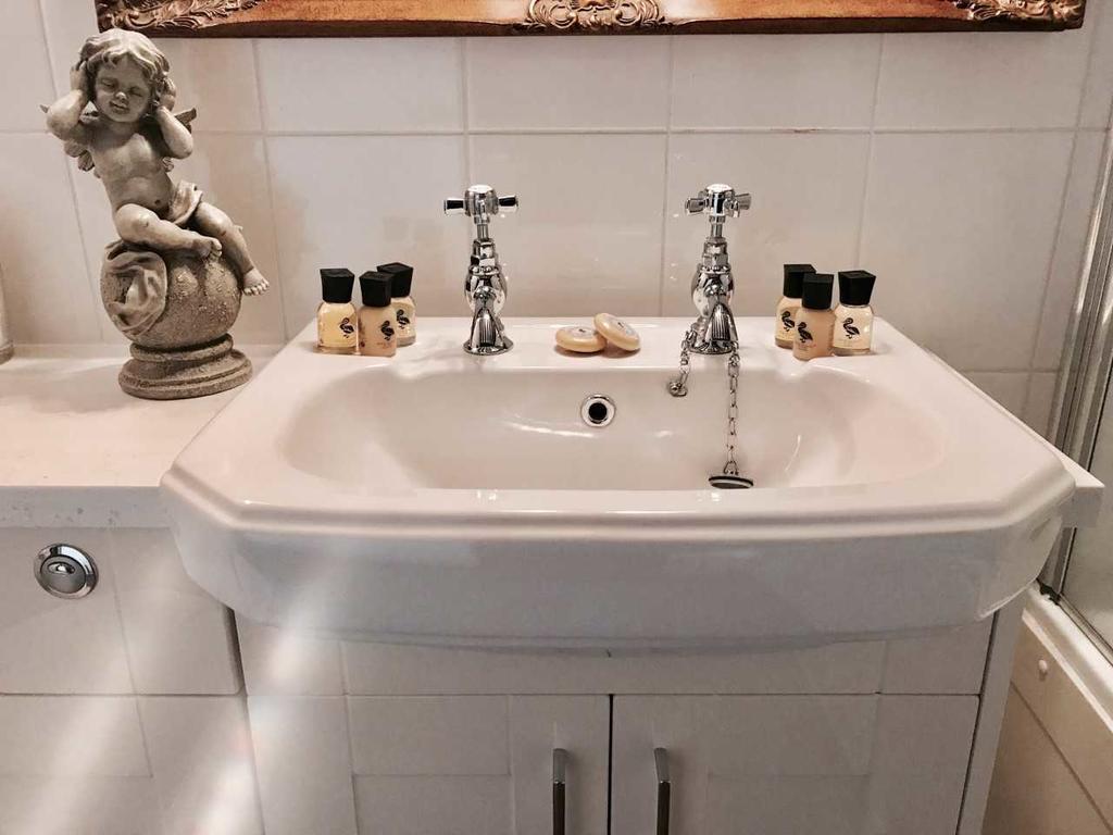The Star And Eagle Hotel Goudhurst Ngoại thất bức ảnh